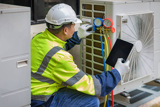 Professional Hvac technician working in Jarrell, TX